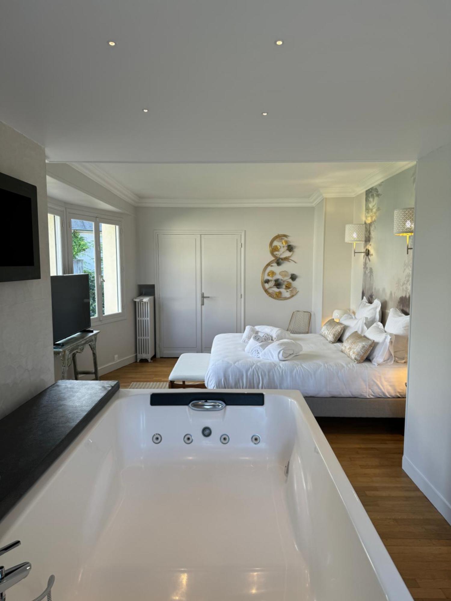 Erawan Boutique Hotel Évreux Εξωτερικό φωτογραφία
